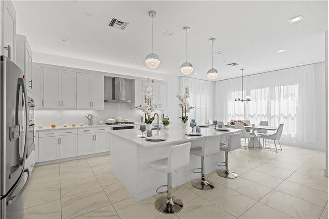 Building Photo - 12884 Wingspan Ct