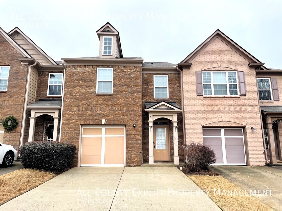 Primary Photo - Great Townhome in Sought After Neighborhood