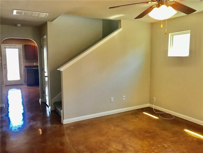 Building Photo - 4617 Inicio Ln
