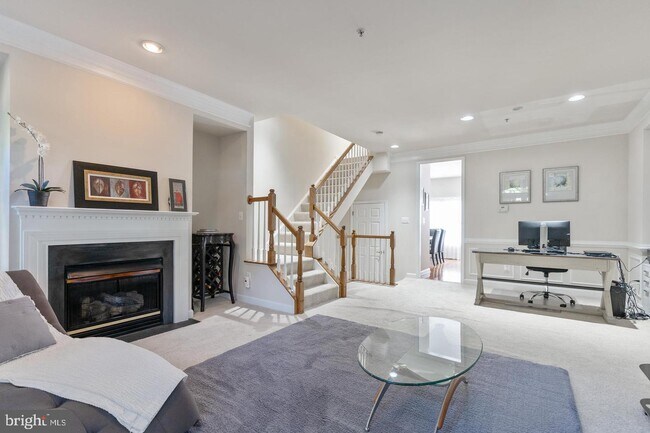 Building Photo - 8844 Mansion View Ct