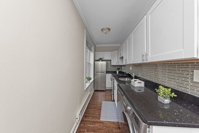 Foto del edificio - 915 W Waveland Ave