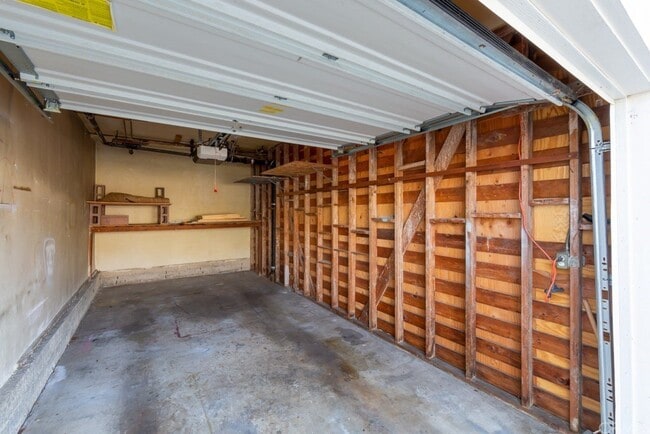 Building Photo - 1808 E Appleton St