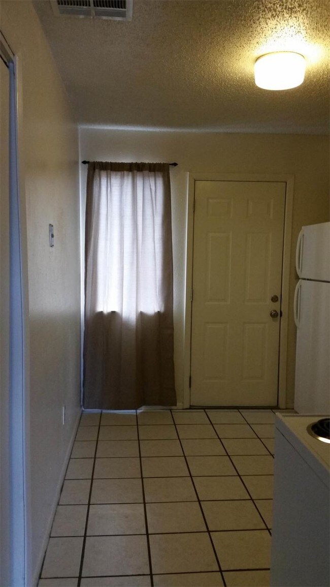 Building Photo - 2 bedroom in Las Cruces NM 88001