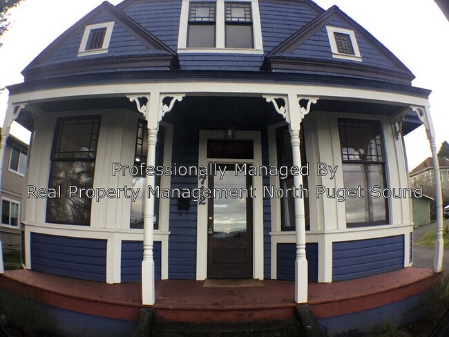 Building Photo - 2712 Pine St