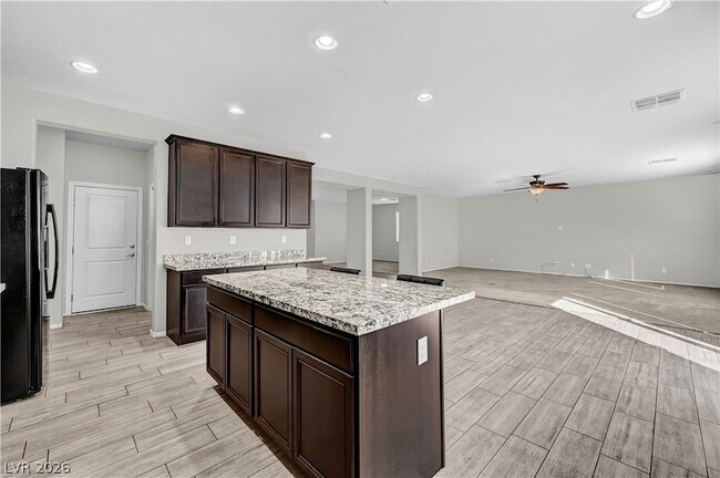 Foto del edificio - 9351 Blazing Canyon Ave