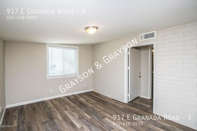 Building Photo - 917 E Granada Rd