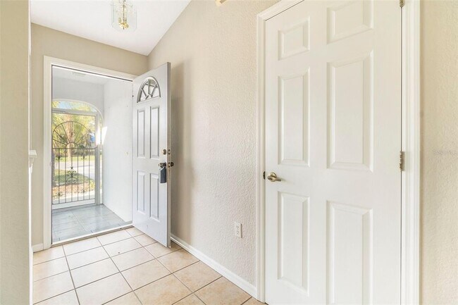 Foto del edificio - 26405 Trinilas Dr