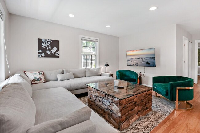 Foto del edificio - 2021 Washington Blvd