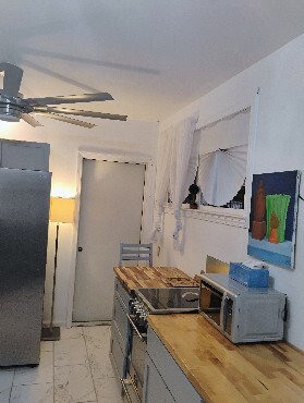 Building Photo - No Brainer Furnished Apartments