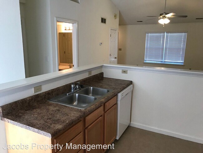 Building Photo - 4918-4920 W Millbrook Dr