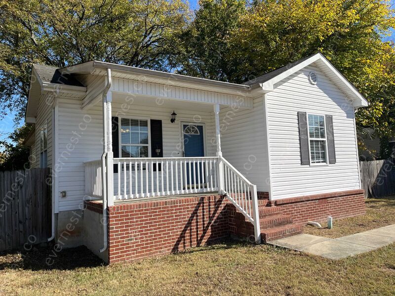 Primary Photo - 1707 Carson Ave
