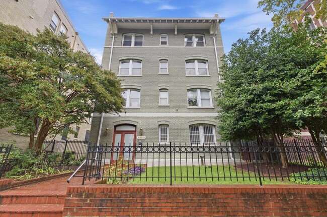 Foto del edificio - 1465 Columbia Rd NW
