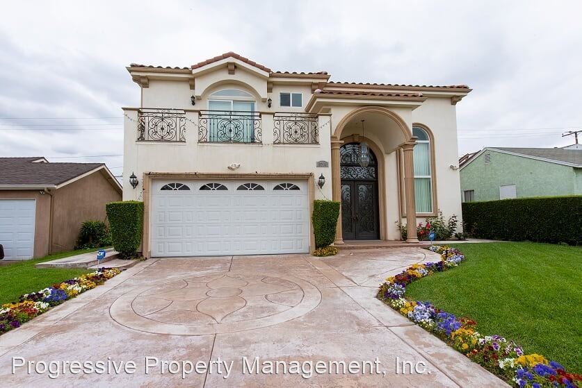 Foto principal - 4 br, 3 bath House - 8719 Elmont Ave.