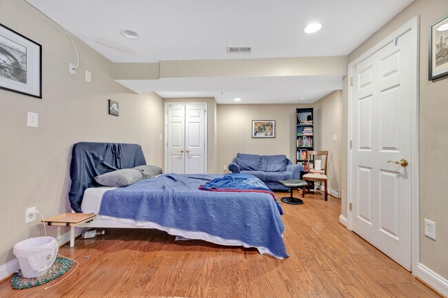 Foto del edificio - 1012 N St NW