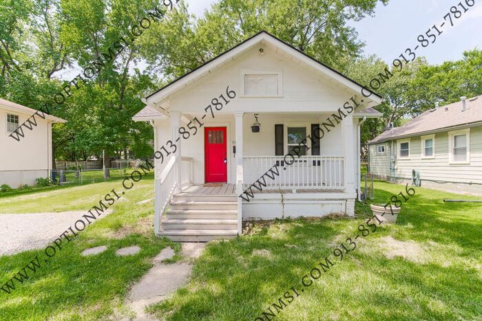 Primary Photo - Minutes from WALDO!