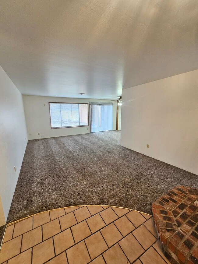 Foto del edificio - 205 Daley Dr