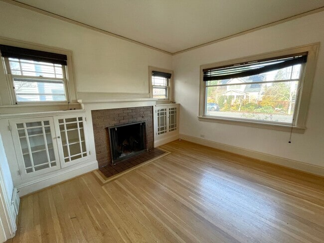 Building Photo - Gorgeous 1920s Bungalow in St John with Fenced Yard, Washer/Dryer Included