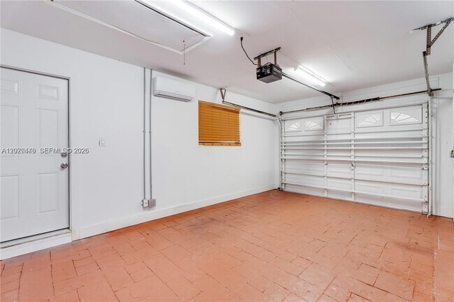 Foto del edificio - 9741 SW 3rd St
