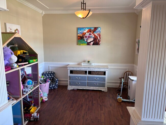 Foto del edificio - 4 bed 3 Home in Coveted West End Neighborhood