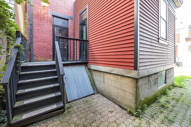 Foto del edificio - 2412 Fairview Ave