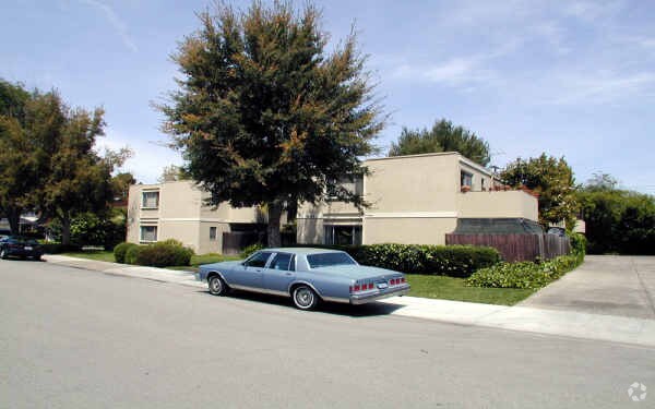 Foto del edificio - 4157-4171 Byron St