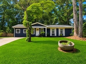 Building Photo - 1551 Pine Glen Cir