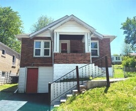 Building Photo - 4604 June Ave