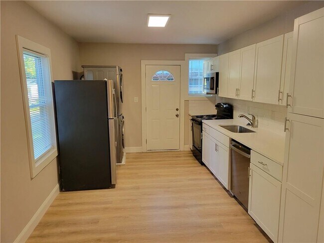 Foto del edificio - 1223 Campbellton Pl SW