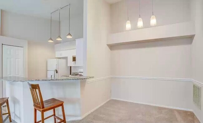 Foto del edificio - 13810 Sutton Park Dr N