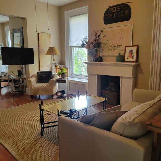 Living Room - 81 N 5th St