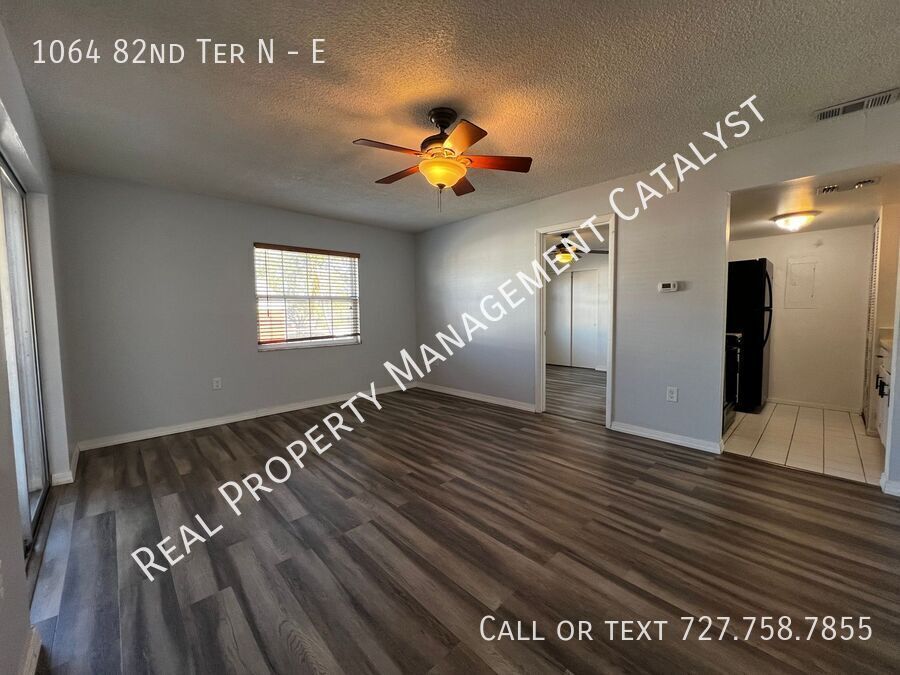 Foto principal - Move In Special - Lovely 1 Bed 1 Bath Cond...