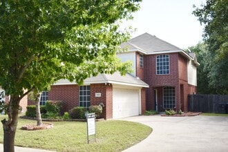 Building Photo - 6866 Amberdale Dr