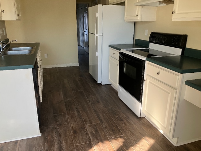 Foto del edificio - 701 Glenarthur Dr