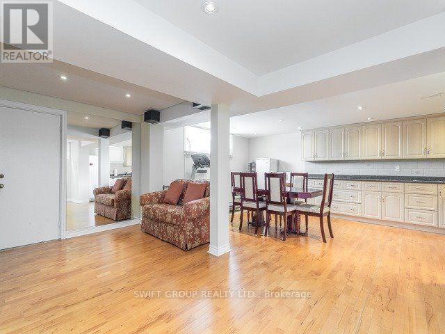 Photo du bâtiment - 80 Tansley Ave