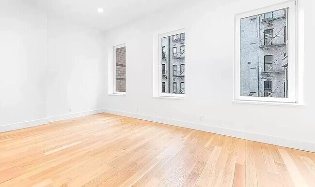 Building Photo - 309 W 50th ST
