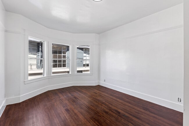 Building Photo - 318 Harriet St