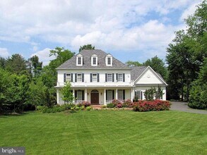 Building Photo - 1762 Kirby Rd