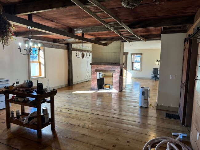 Foto del edificio - 106 Wheelock Ave