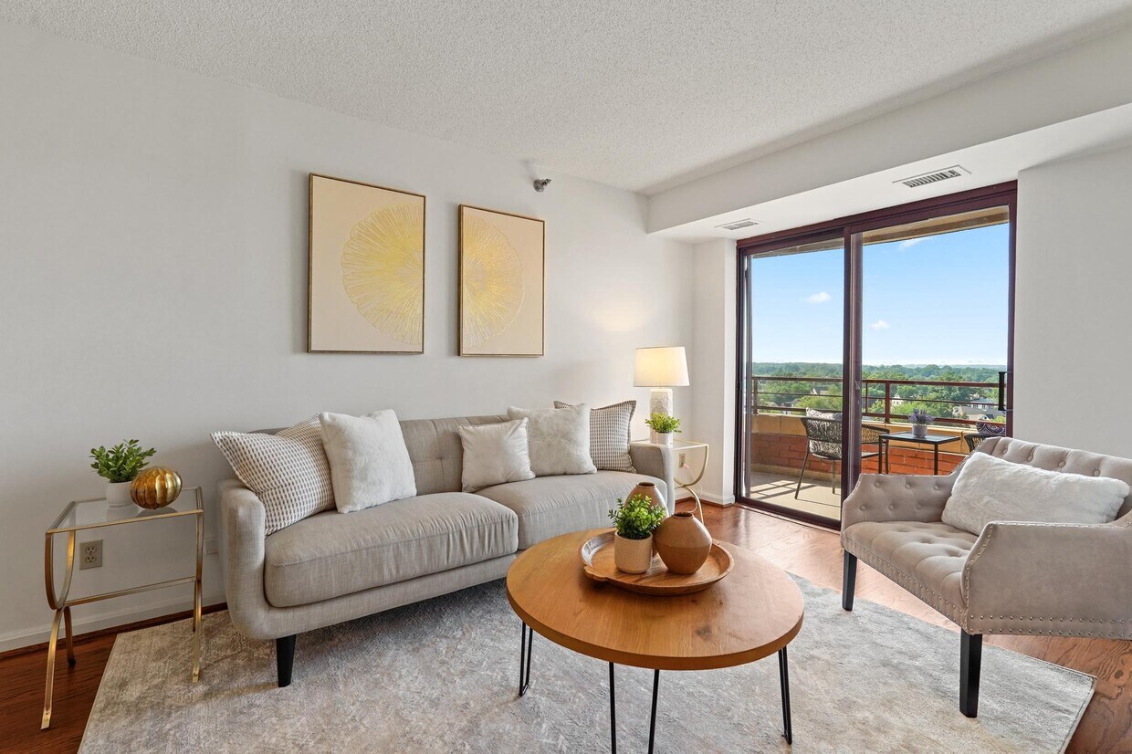 Foto principal - 2400 Clarendon Blvd