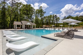 Saltwater Pool/Tanning Ledges - Longbridge