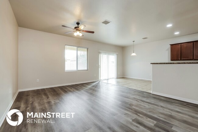Building Photo - 8285 W Kittiwake Ln