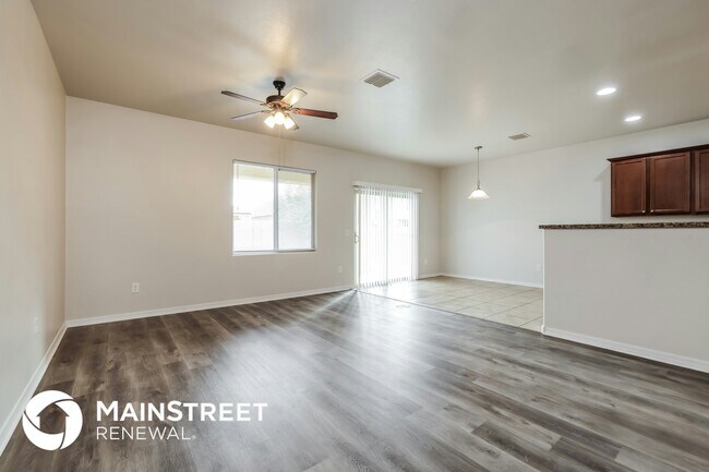 Foto del edificio - 8285 W Kittiwake Ln