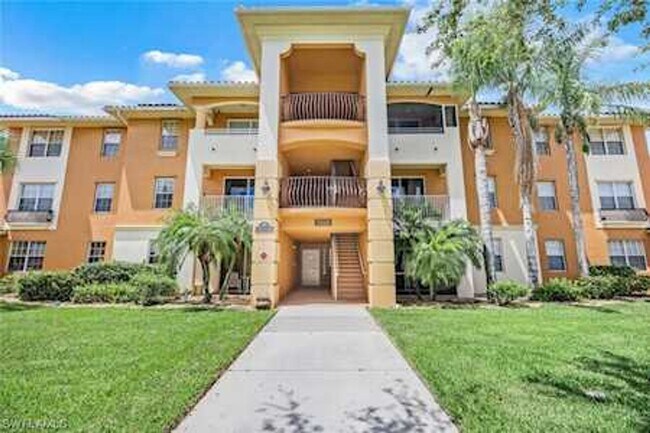 Foto del edificio - $500 OFF 1st MONTHS RENT—RENT JUST REDUCED!! WATER INCLUDED Fully Furnished or Unfurnished! Lakev...