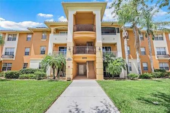 Building Photo - MOVE IN SPECIAL $500 off 1st MONTHS RENT— Furnished or Unfurnished! Lakeview Elegance in Porto Vi...