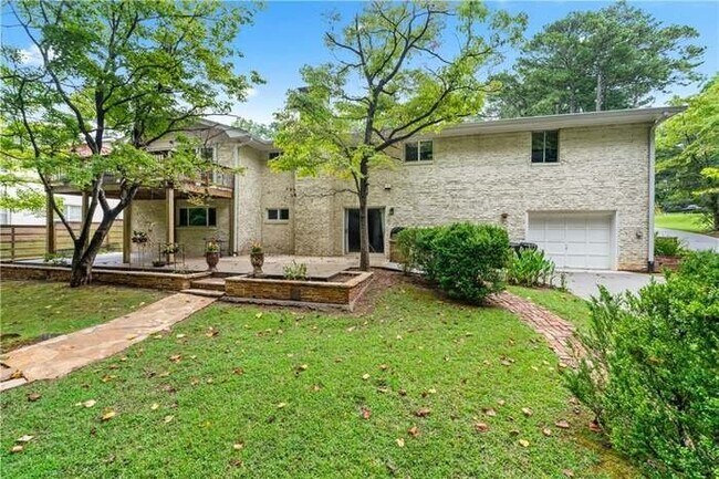 Foto del edificio - 2760 Caraway Dr