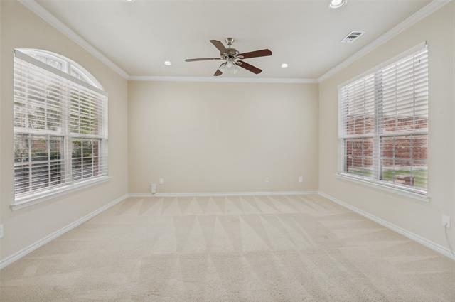 Foto del edificio - 5996 Clearwater Dr