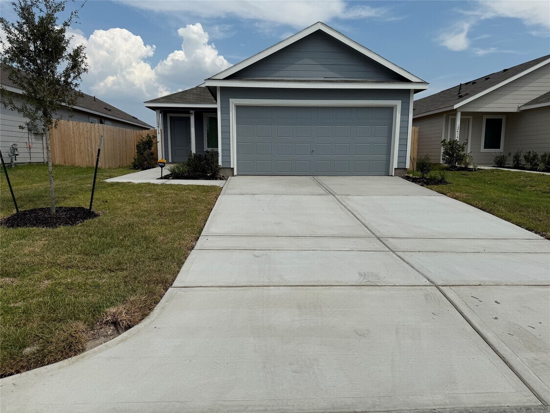 Foto principal - 12418 Mountain Daisy Rd