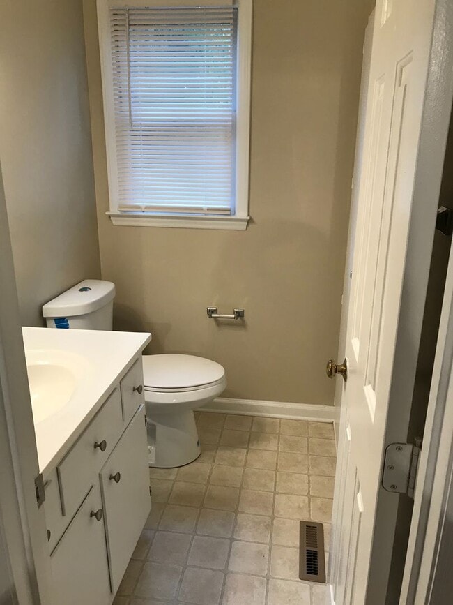 Building Photo - 4402 American Dr