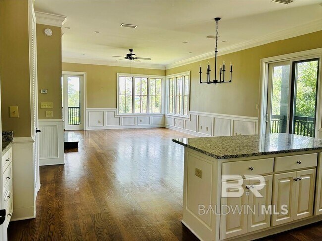 Building Photo - 32461 Water View Dr E
