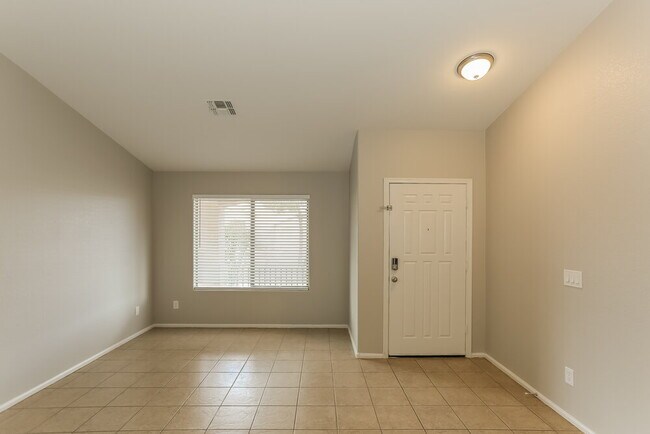 Building Photo - 8218 S Jenna Ln